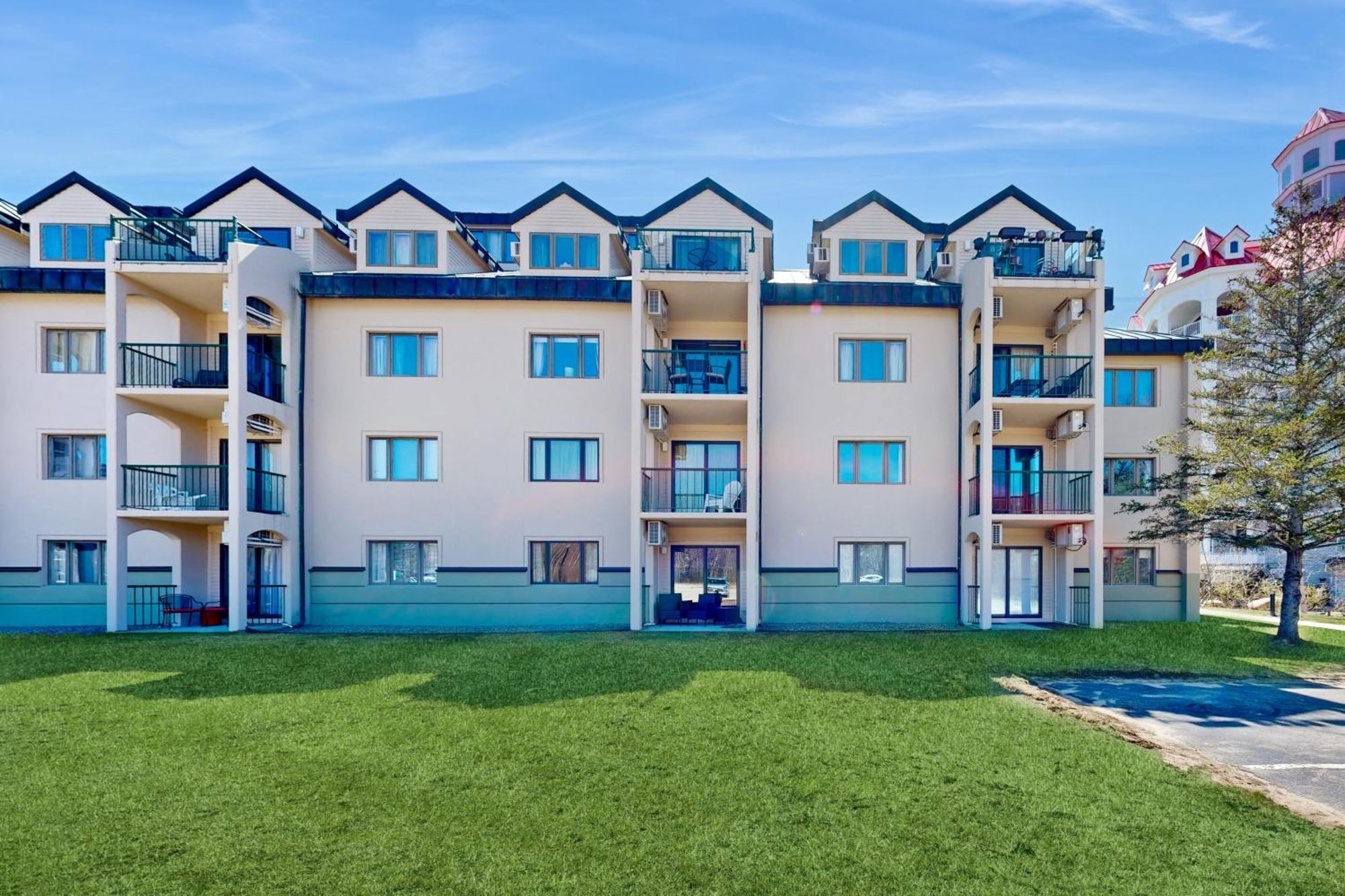 Autumn Colors Condo At Rivergreen Lincoln Exterior photo